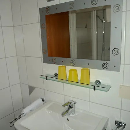 Leise Garni 3* فيلنغن